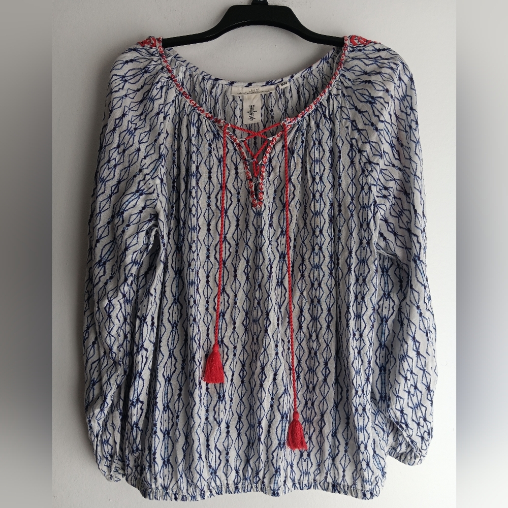 3 For $13🧡H&M Blue and Red Patterned Blouse